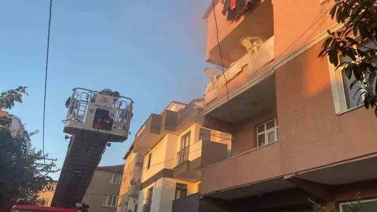 4 katlı binada yangın paniği