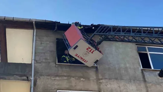 4 katlı binada yangın paniği
