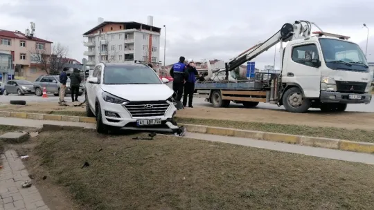 4 Kişinin yaralandığı kaza anı kamerada