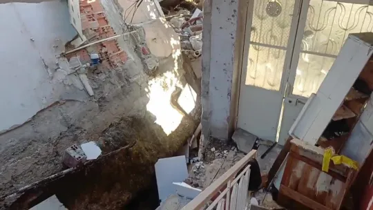 Deprem oldu sandık, evimizde ciddi hasar oluştu