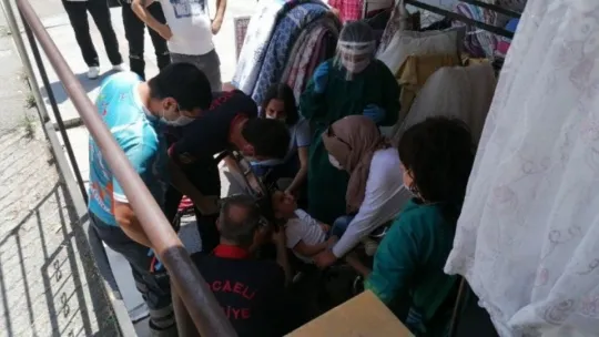 4 yaşındaki çocuğun kafası bebek arabasının demirlerine sıkıştı!