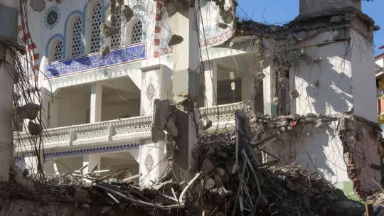 Yıkılan Paşa Cami'nden ilginç görüntüler