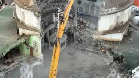 Yıkılan Paşa Cami'nden ilginç görüntüler