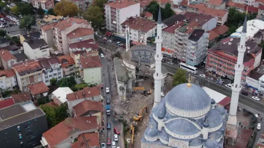 Yıkılan Paşa Cami'nden ilginç görüntüler