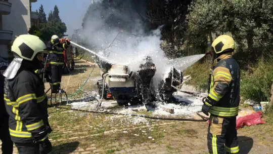 45 bin dolarlık tekne yangında küle döndü