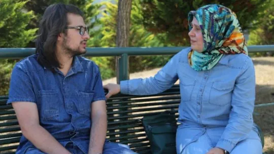 47 yaşında anne oğluyla aynı kampüsü paylaşacak!