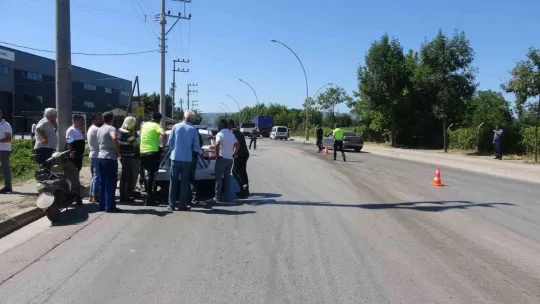 5 araç kazaya karıştı, savrulan panelvan devrildi