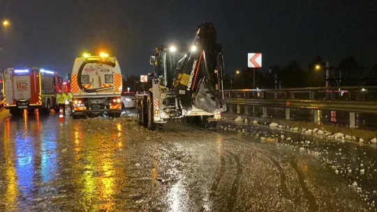 Kocaeli 'de 5 araç zincirleme trafik kazasına karıştı: 1 ölü, 5 yaralı