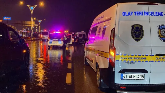 Kocaeli 'de 5 araç zincirleme trafik kazasına karıştı: 1 ölü, 5 yaralı