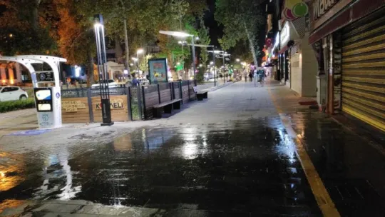5 metre karelik alana yağan yağmur şaşkına çevirdi