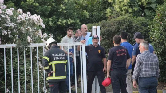 50 metre yüksekliğindeki reklam tabelasına çıktı!