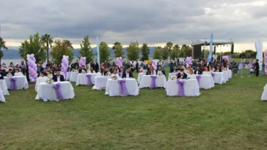 50 Roman çiftin nikahı kıyıldı!