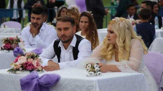 50 Roman çiftin nikahı kıyıldı!