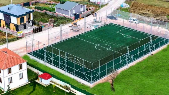 6 ilçedeki kırsala 12 futbol sahası