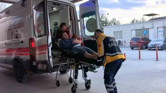 600 kiloluk demir silindirin altında kaldı