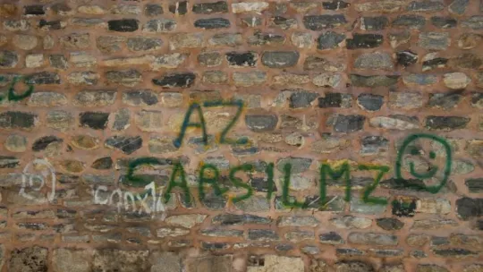 630 yıllık külliyeyi resim defterine çevirdiler