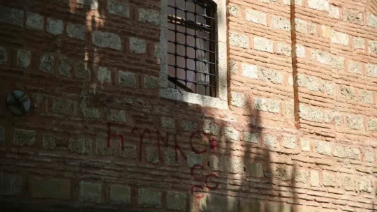 630 yıllık külliyeyi resim defterine çevirdiler