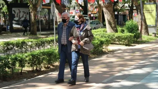 65 yaş üstü günler sonra sokakta!