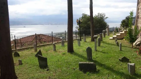 Kılıçla hutbe geleneği bu camide yaşatılıyor