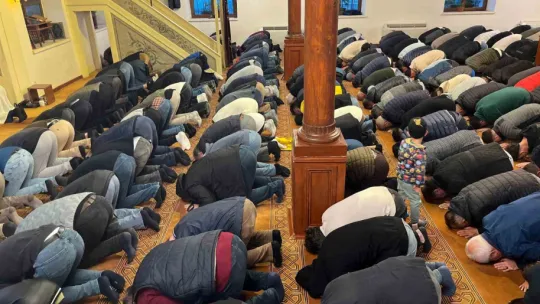 692 yıllık ecdat yadigarı camide bayram namazı