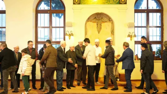 692 yıllık ecdat yadigarı camide bayram namazı