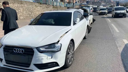 7 araç birbirine girdi: Biri çocuk 5 yaralı