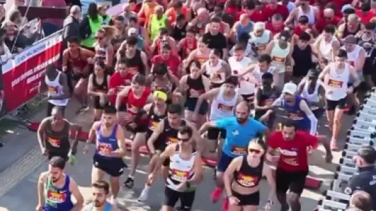 7'den 70'e binlerce kişi Cumhuriyet için koştu