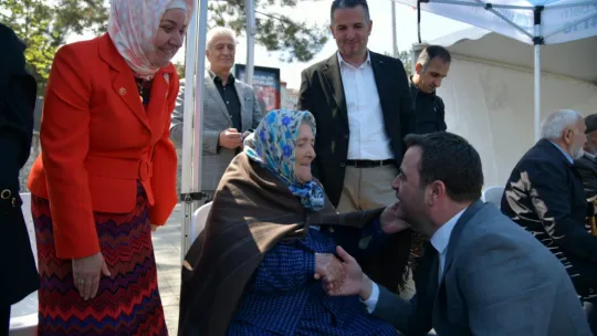 7'den 77'de tüm vatandaşlar bayram günü kucaklaştı