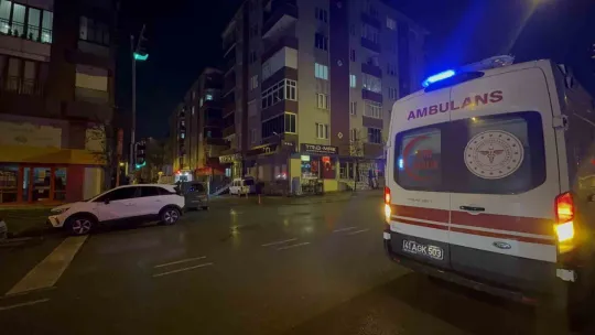 7 katlı apartmanda yangın: Daire alevlere teslim oldu