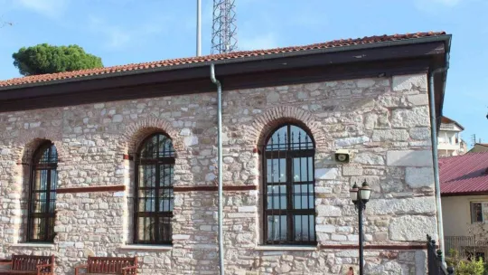 700 yıllık Orhan Camii'ne turist akını