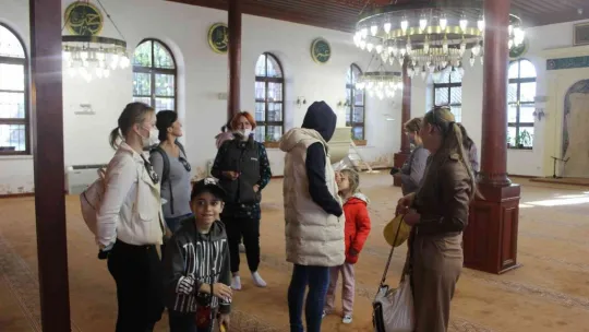 700 yıllık Orhan Camii'ne turist akını