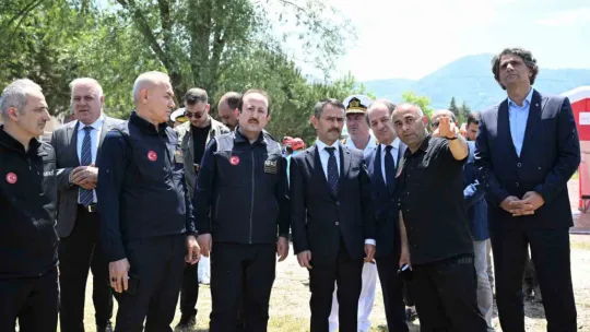 7.2'lik deprem senaryosu: 13 ilden destek ekip geldi
