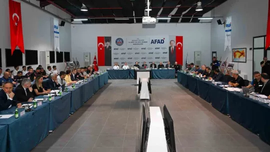 7.2'lik deprem senaryosu: 13 ilden destek ekip geldi