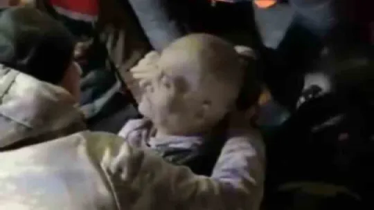 72 yaşındaki Hanife Teyze 44 saat sonra enkazdan kurtarıldı
