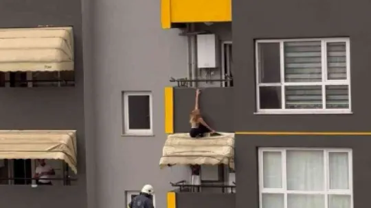 8 katlı binada korku dolu anlar