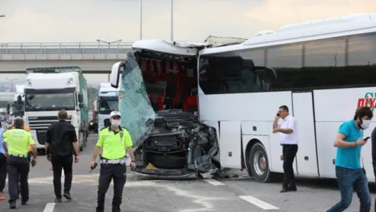 8 kişinin yaralandığı kazada minik çocuğun korku anları!