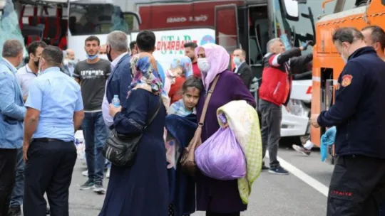 8 kişinin yaralandığı kazada minik çocuğun korku anları!