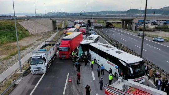 8 kişinin yaralandığı kazada minik çocuğun korku anları!