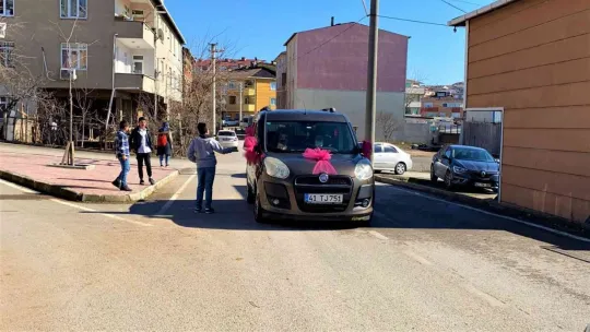 8 torun, 4 çocuk sahibi çift yeniden gelinlik ve damatlık giydi