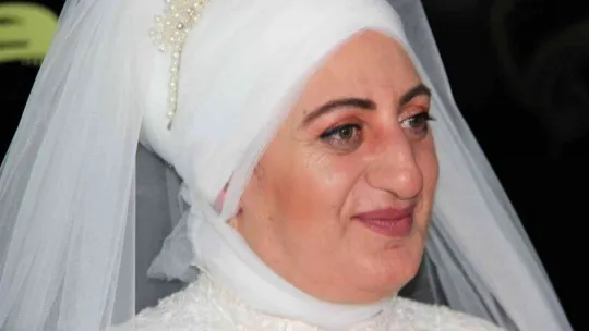 8 torun, 4 çocuk sahibi çift yeniden gelinlik ve damatlık giydi