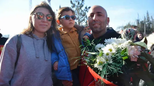 İtfaiyeciler ailelerine kavuştu, o anlar yürek ısıttı