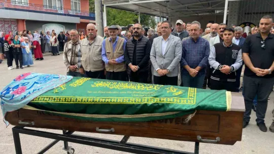 83 gün önce cesedi bulunmuştu, oğlunun yanına defnedildi