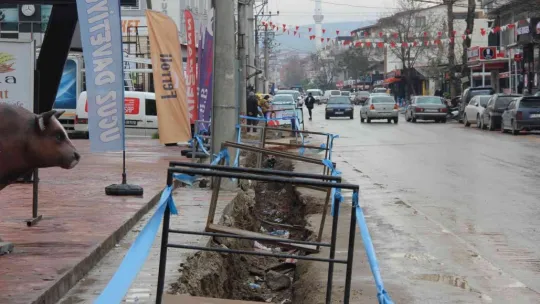 9 aydır bitmeyen proje esnafı isyan ettirdi