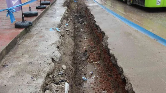 9 aydır bitmeyen proje esnafı isyan ettirdi