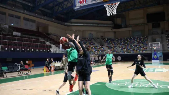 9 bin kilometrelik mesafe basketbol için kapandı