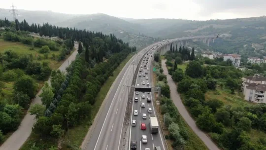 9 günlük bayram tatilinin ilk gününde TEM'de yoğunluk