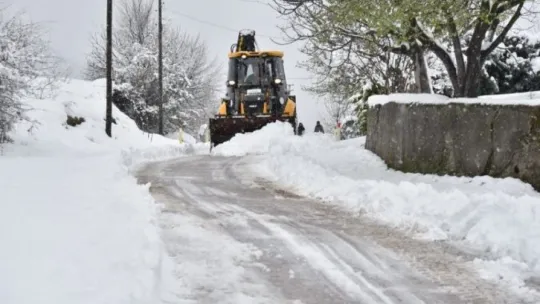 92 cm kar kalınlığı olan Kartepe'de yağış sürüyor
