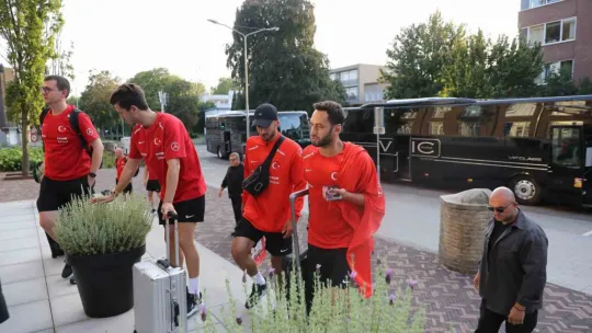 A Milli Futbol Takımı, Hollanda'da