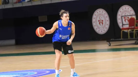 A Milli Kadın Basketbol Takımı Slovakya maçı hazırlıklarını İzmit'te sürüyor