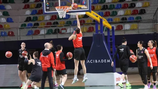 A Milli Kadın Basketbol Takımı, İzlanda maçına moralli hazırlanıyor